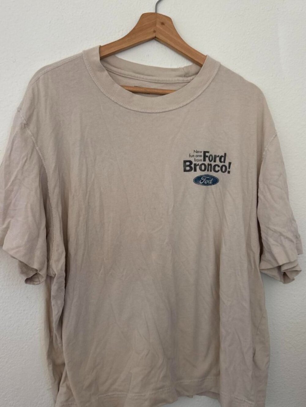 Abercrombie & Fitch Ford Bronco graphic tee with red Bronco driving through